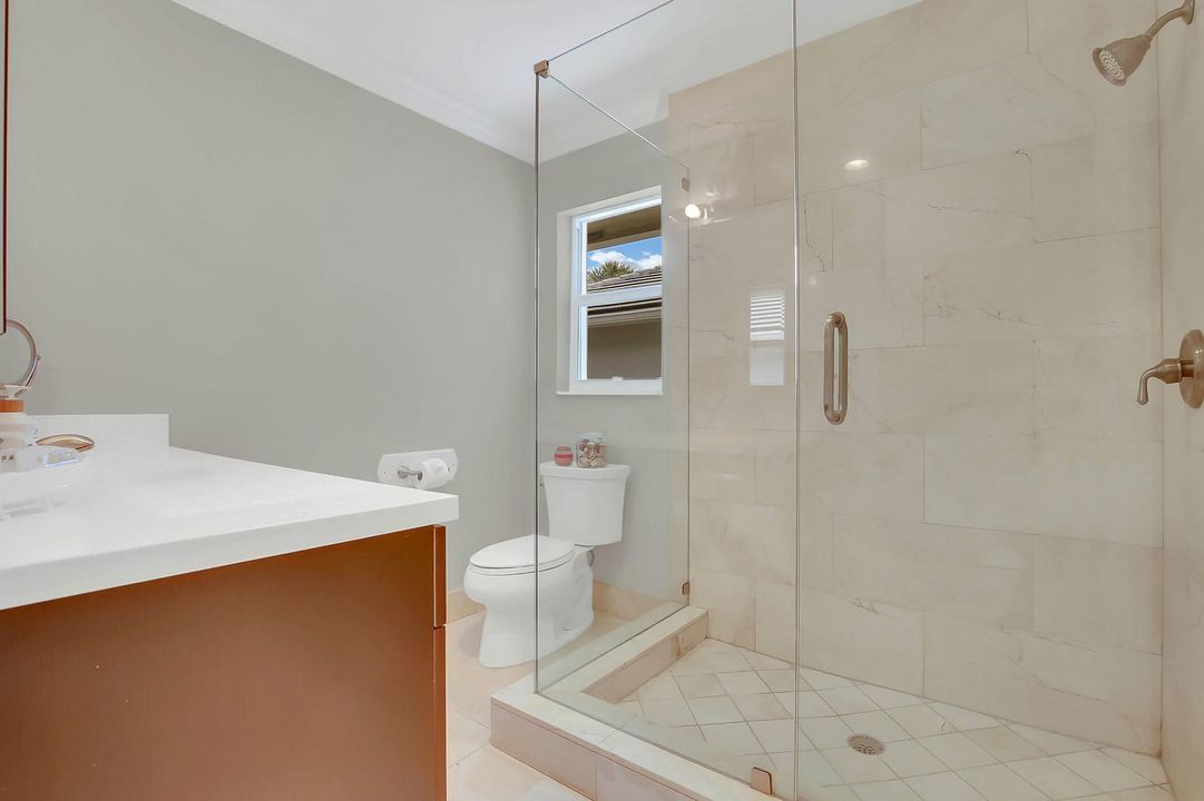 Недавно арендовано: $6,000 (5 спален, 2 ванн, 3600 Квадратных фут)