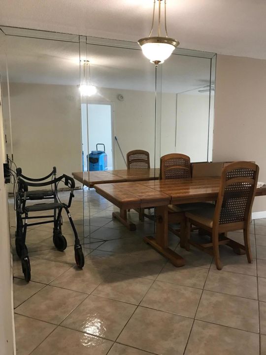 Recently Sold: $55,900 (1 beds, 1 baths, 721 Square Feet)