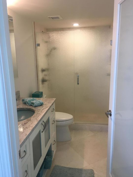 Recently Rented: $6,000 (2 beds, 2 baths, 1247 Square Feet)