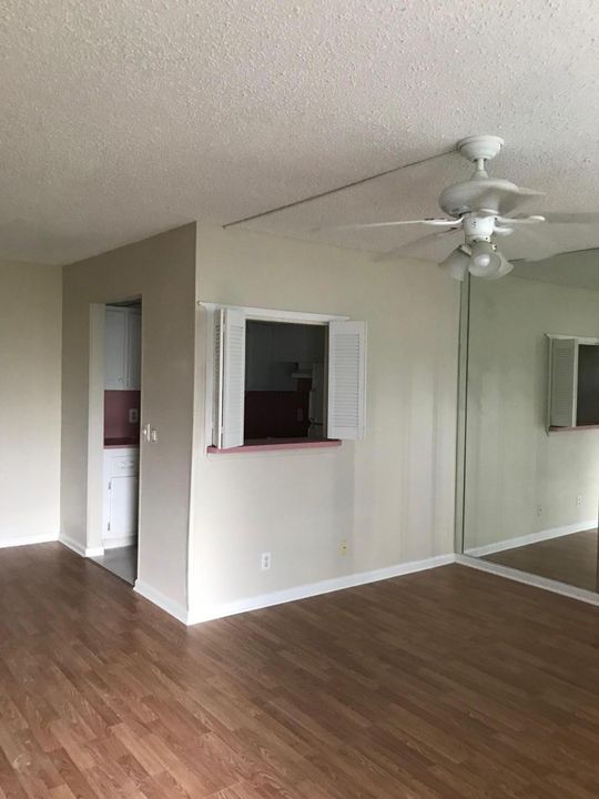 Recently Rented: $875 (1 beds, 1 baths, 738 Square Feet)