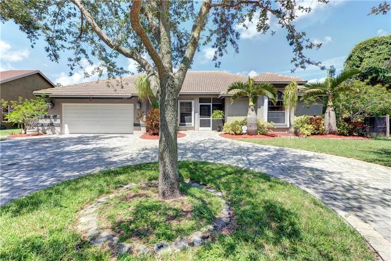 Recently Sold: $420,000 (3 beds, 2 baths, 2434 Square Feet)