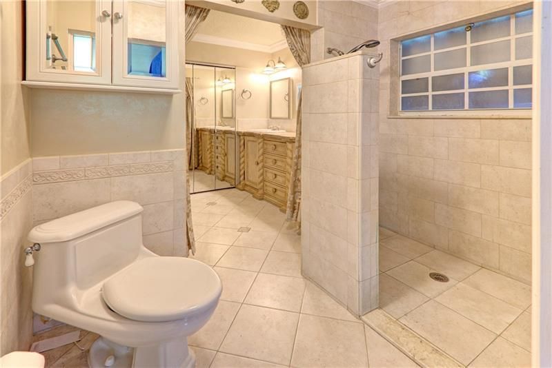 最近售出: $420,000 (3 贝兹, 2 浴室, 2434 平方英尺)