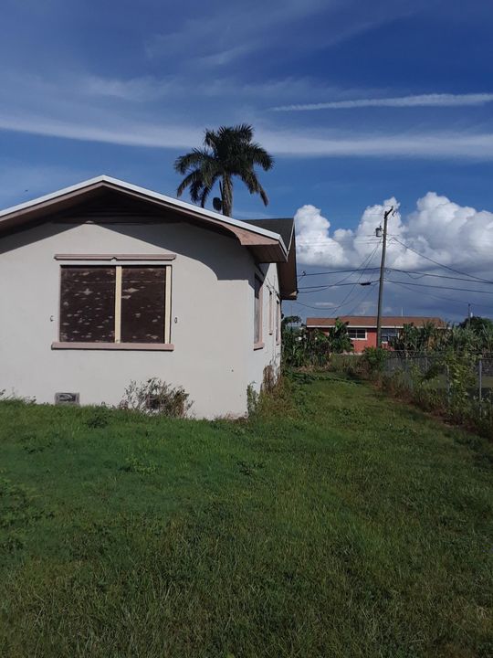 Vendido Recientemente: $55,000 (4 camas, 2 baños, 1731 Pies cuadrados)