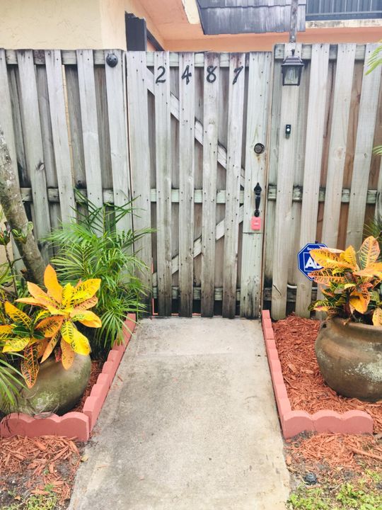 最近售出: $169,500 (2 贝兹, 2 浴室, 1328 平方英尺)