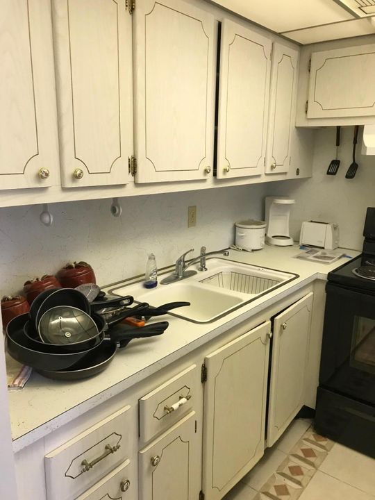 Recently Rented: $850 (1 beds, 1 baths, 615 Square Feet)