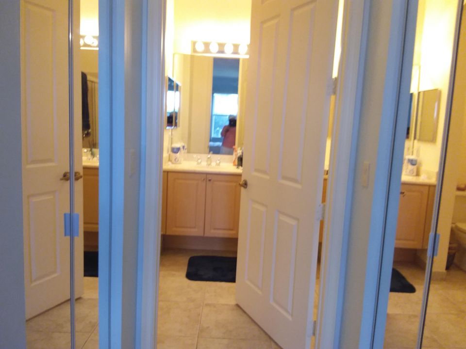 Vendido Recientemente: $349,900 (3 camas, 2 baños, 1955 Pies cuadrados)