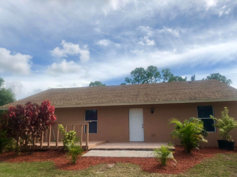 Recently Sold: $339,000 (3 beds, 2 baths, 1800 Square Feet)