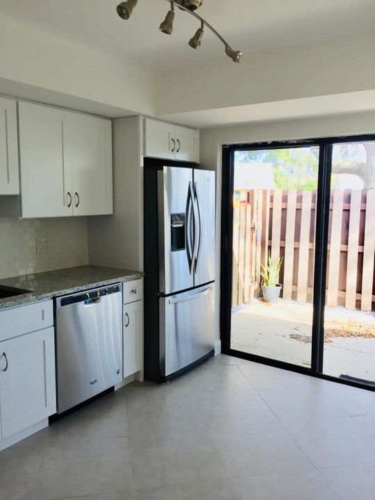 Recently Rented: $1,600 (2 beds, 2 baths, 1102 Square Feet)