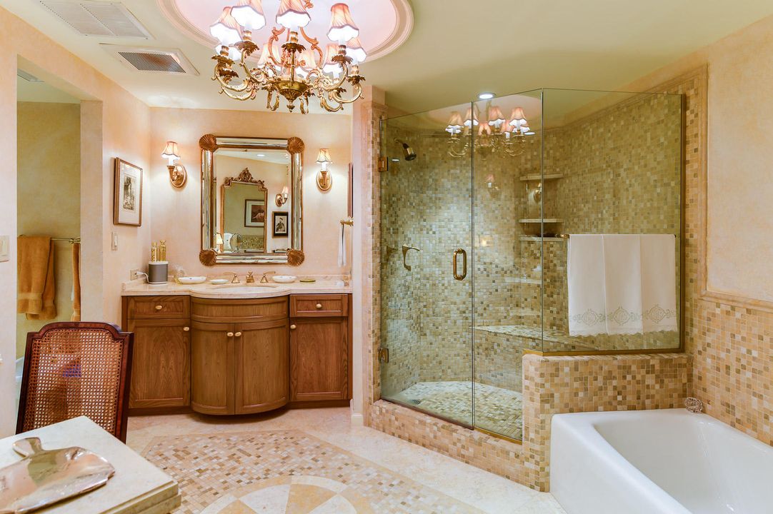 最近售出: $850,000 (3 贝兹, 3 浴室, 2913 平方英尺)