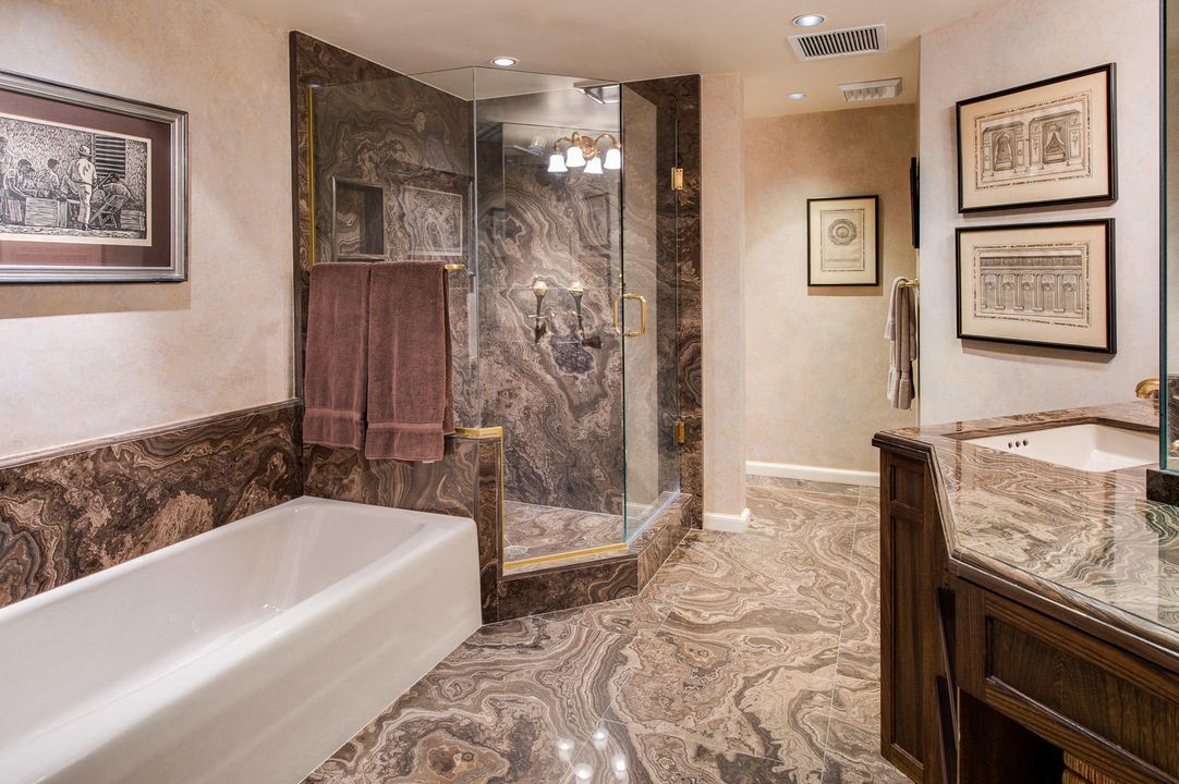 最近售出: $850,000 (3 贝兹, 3 浴室, 2913 平方英尺)