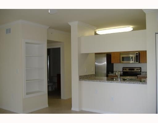 Recently Rented: $1,325 (1 beds, 1 baths, 873 Square Feet)