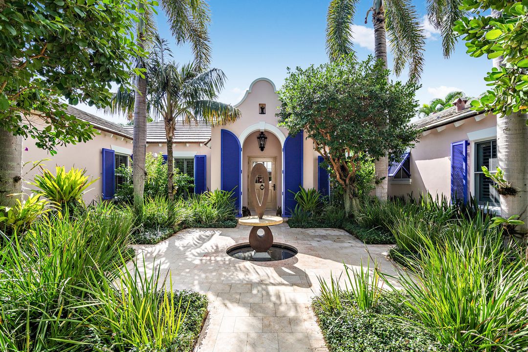 Recently Sold: $4,050,000 (3 beds, 3 baths, 3145 Square Feet)
