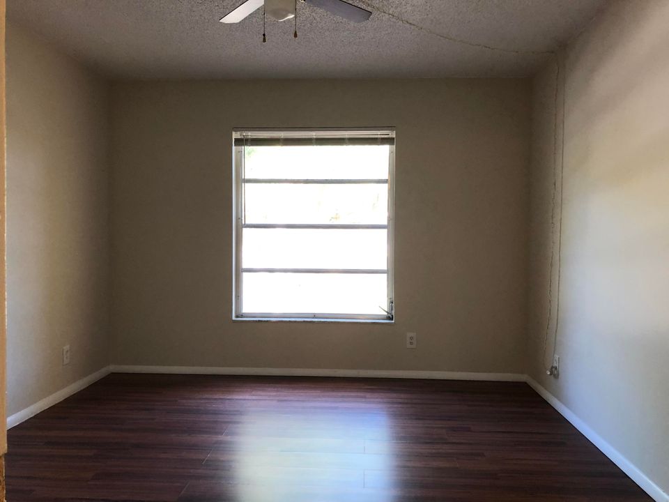 Recently Rented: $1,400 (2 beds, 2 baths, 936 Square Feet)