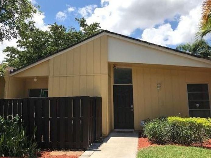 Recently Rented: $1,950 (3 beds, 2 baths, 1200 Square Feet)