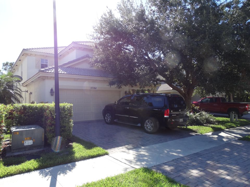 Недавно арендовано: $2,300 (4 спален, 3 ванн, 2697 Квадратных фут)