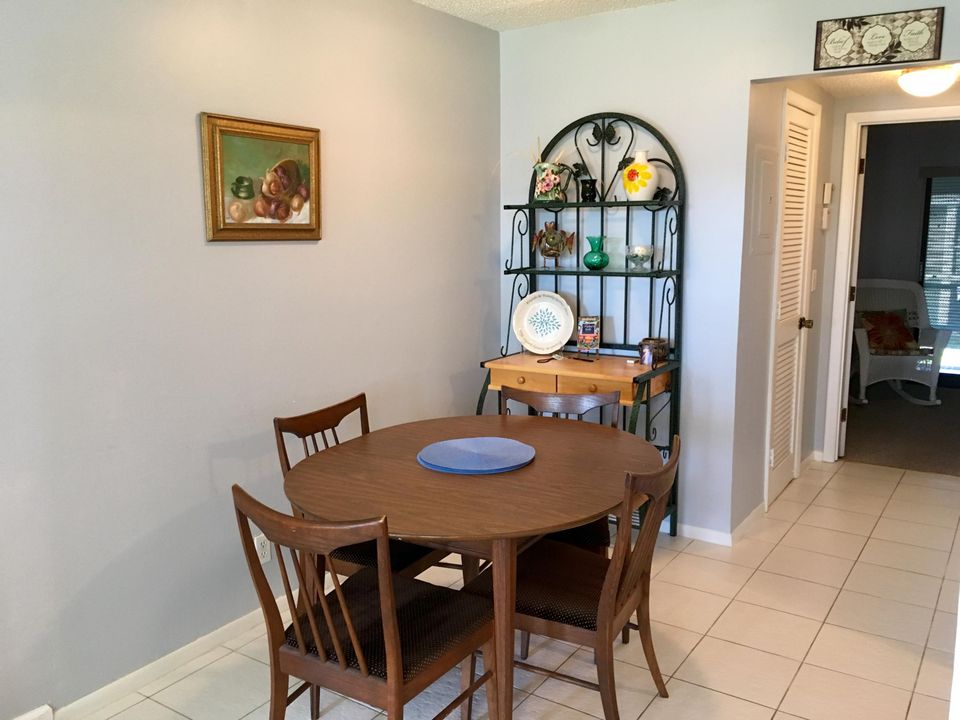 Recently Rented: $950 (1 beds, 1 baths, 587 Square Feet)