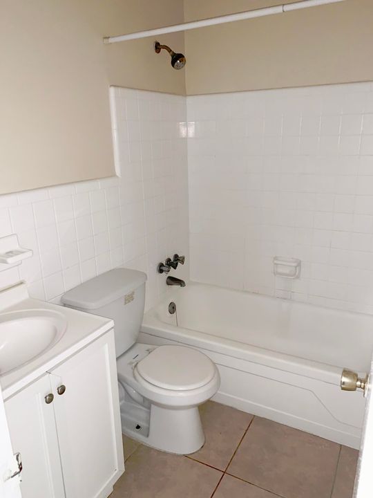 Недавно арендовано: $950 (1 спален, 1 ванн, 650 Квадратных фут)