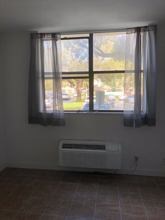 Recently Sold: $65,000 (1 beds, 1 baths, 464 Square Feet)