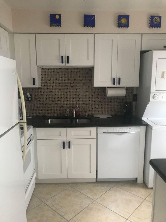 Recently Rented: $3,000 (2 beds, 2 baths, 1212 Square Feet)
