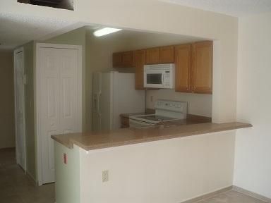 Recently Rented: $1,100 (2 beds, 1 baths, 900 Square Feet)