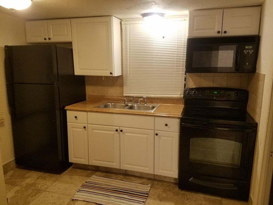 Recently Rented: $975 (1 beds, 1 baths, 330 Square Feet)