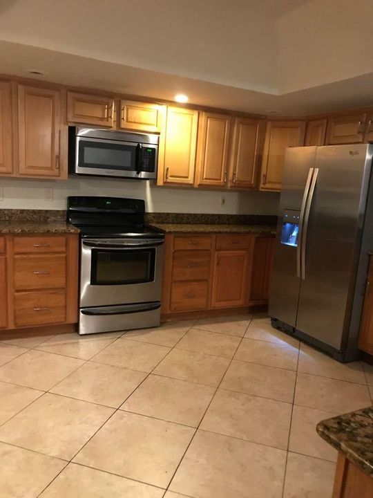 Recently Rented: $2,650 (4 beds, 2 baths, 2538 Square Feet)