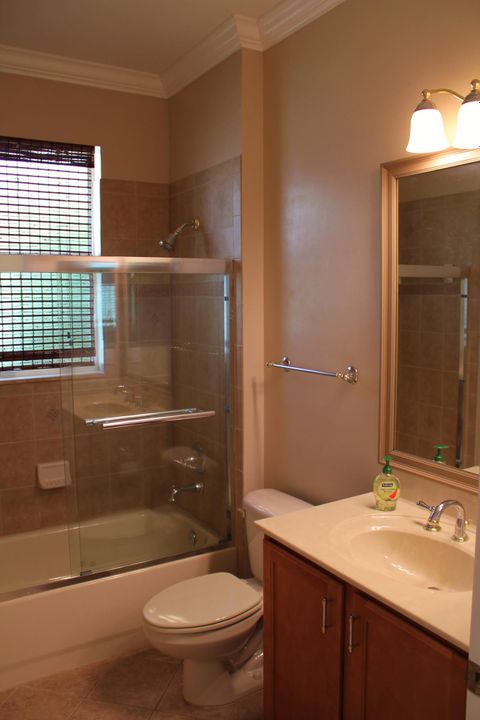 最近租的: $2,700 (3 贝兹, 2 浴室, 2196 平方英尺)