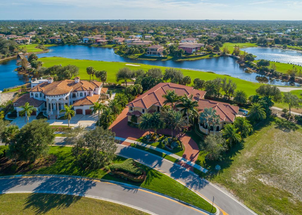 Recently Sold: $3,450,000 (6 beds, 6 baths, 8363 Square Feet)