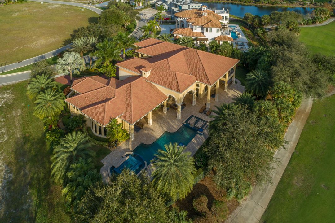 Recently Sold: $3,450,000 (6 beds, 6 baths, 8363 Square Feet)