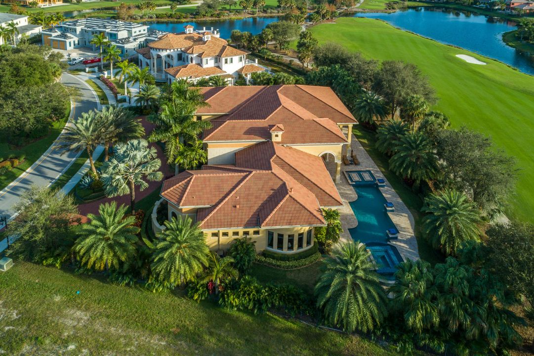 Recently Sold: $3,450,000 (6 beds, 6 baths, 8363 Square Feet)