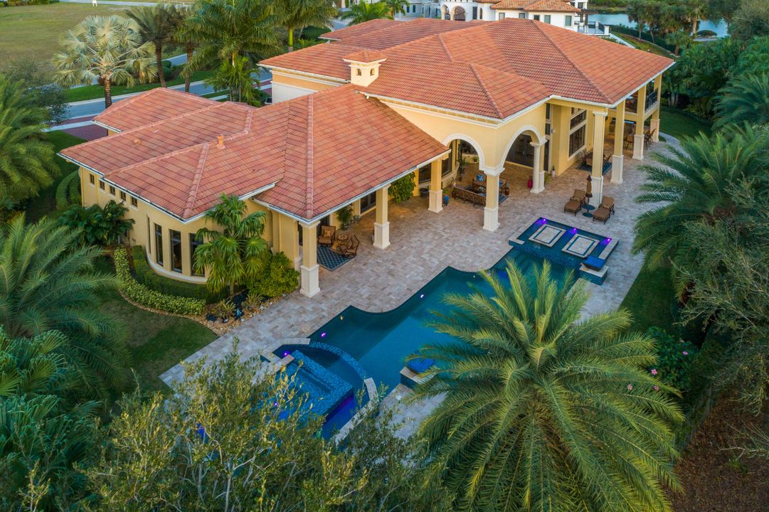 Recently Sold: $3,450,000 (6 beds, 6 baths, 8363 Square Feet)