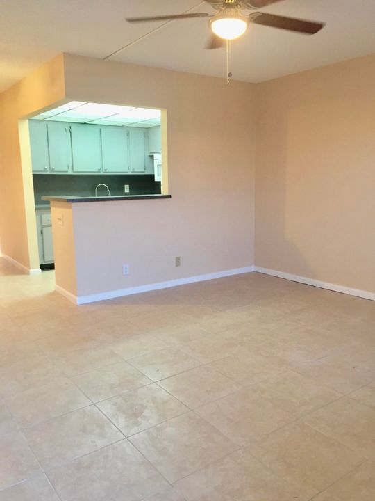 Recently Rented: $900 (1 beds, 1 baths, 615 Square Feet)