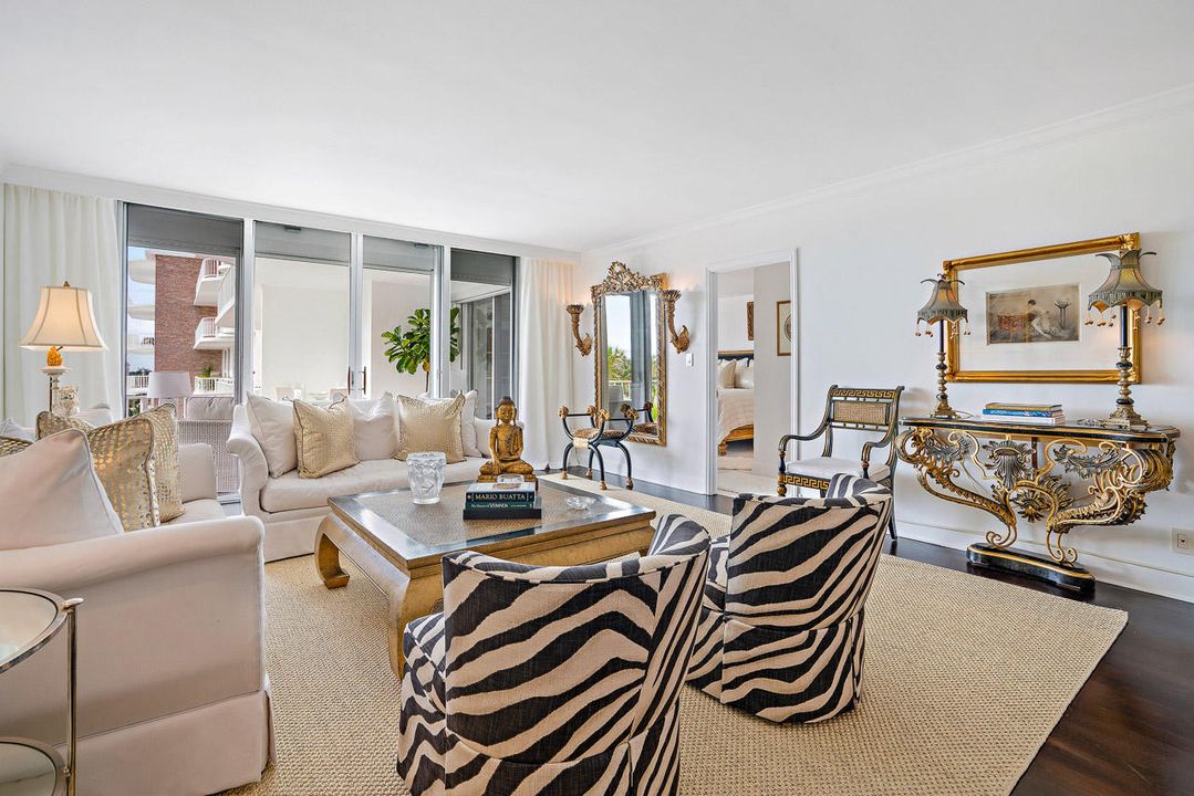 Recently Sold: $2,200,000 (2 beds, 2 baths, 1590 Square Feet)