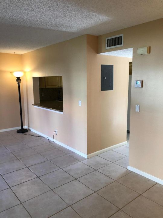 Recently Sold: $159,000 (2 beds, 2 baths, 1050 Square Feet)