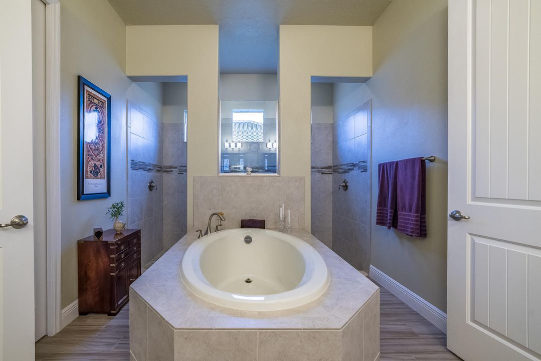最近售出: $538,900 (3 贝兹, 3 浴室, 2727 平方英尺)