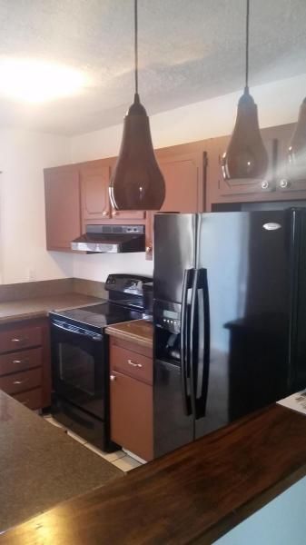 Recently Rented: $1,350 (2 beds, 2 baths, 820 Square Feet)