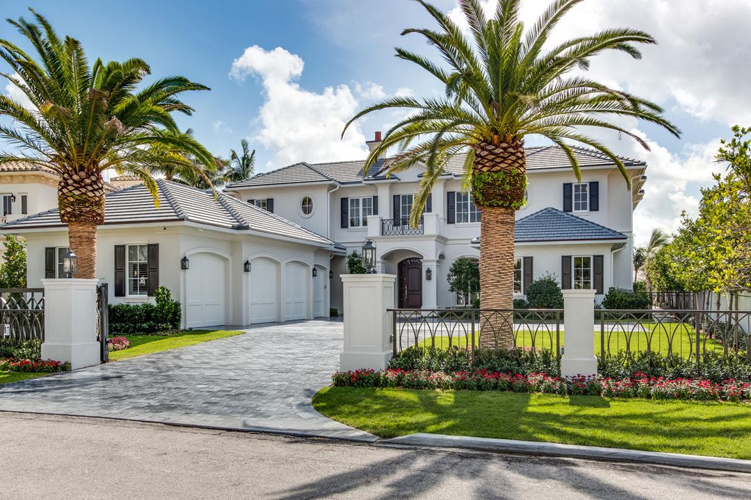 Recently Sold: $12,950,000 (6 beds, 7 baths, 8807 Square Feet)