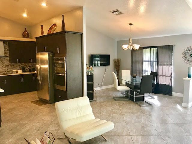 Recently Sold: $2,900 (4 beds, 2 baths, 2166 Square Feet)