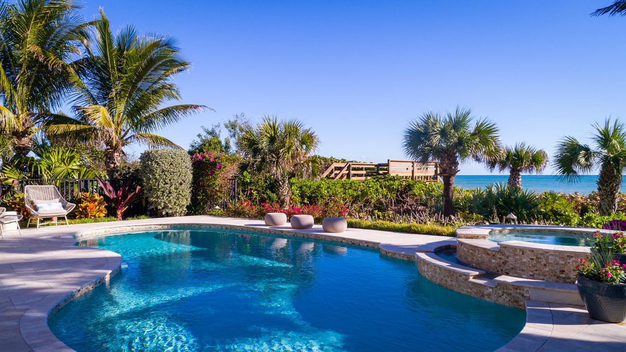 最近售出: $4,200,000 (5 贝兹, 5 浴室, 4458 平方英尺)