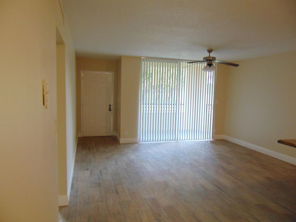 Recently Rented: $1,575 (2 beds, 2 baths, 1246 Square Feet)