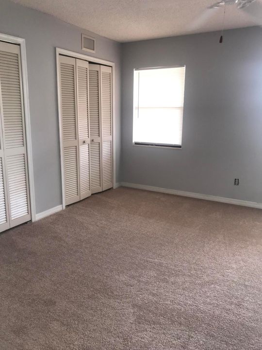 Recently Rented: $1,400 (3 beds, 2 baths, 1296 Square Feet)