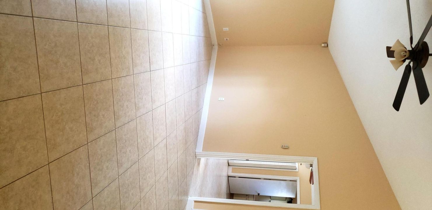 Recently Rented: $1,450 (3 beds, 2 baths, 1234 Square Feet)