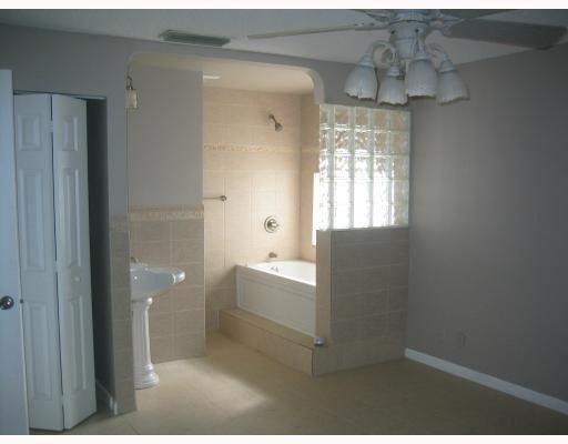 Недавно арендовано: $1,850 (4 спален, 2 ванн, 1304 Квадратных фут)