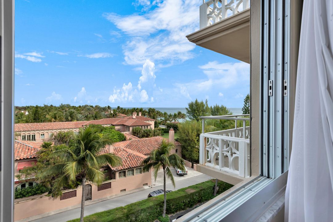 Recently Sold: $1,250,000 (2 beds, 2 baths, 1395 Square Feet)