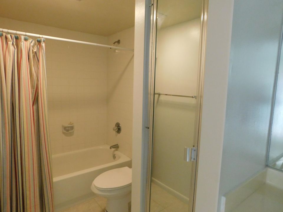 Недавно арендовано: $1,295 (2 спален, 2 ванн, 1170 Квадратных фут)