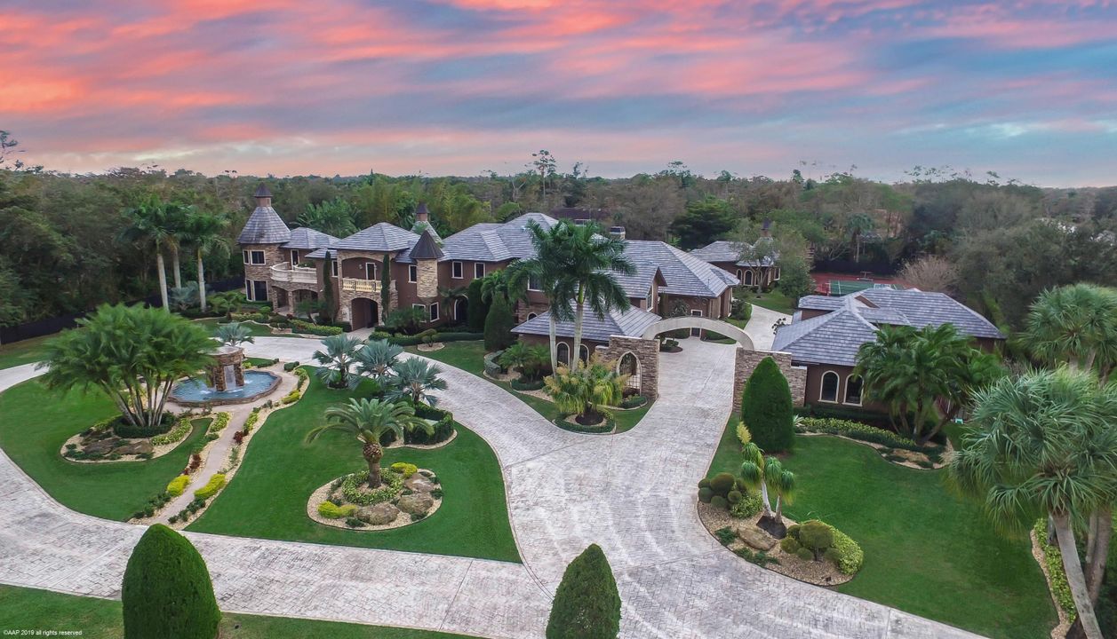 Recently Sold: $6,000,000 (7 beds, 8 baths, 14370 Square Feet)