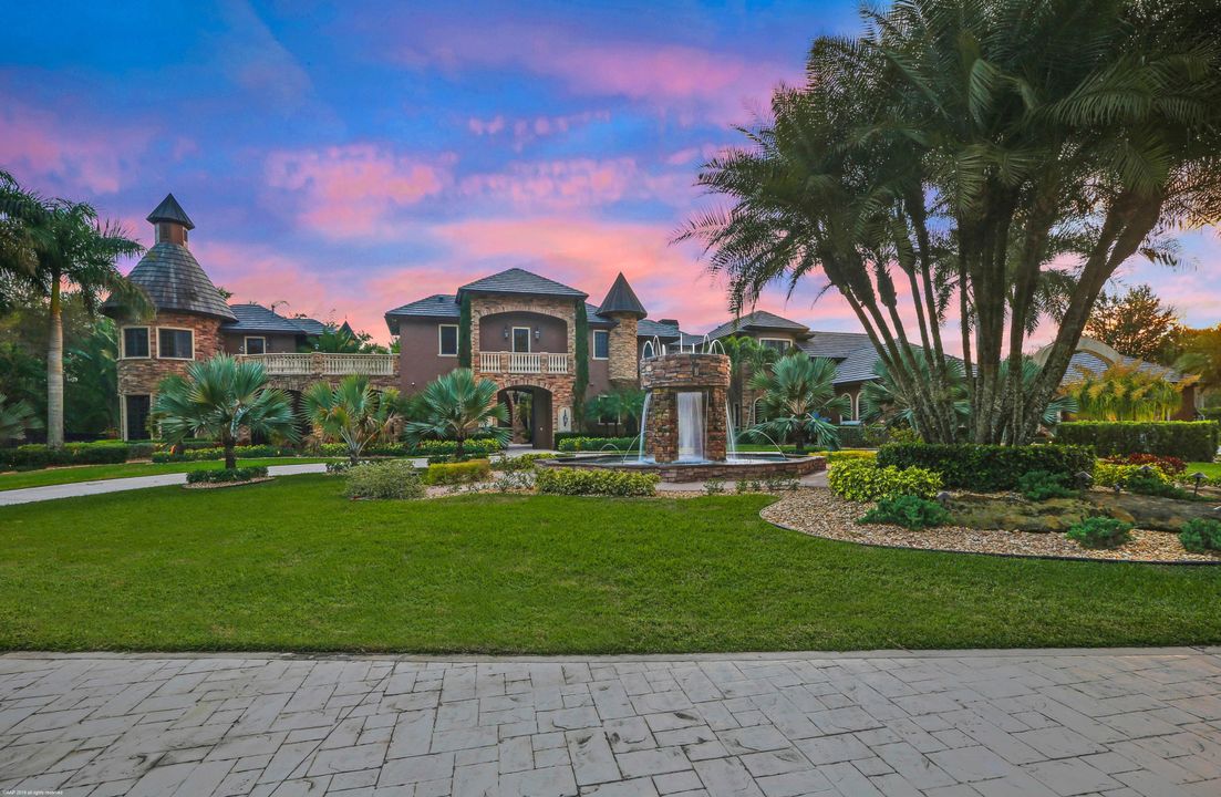 Recently Sold: $6,000,000 (7 beds, 8 baths, 14370 Square Feet)