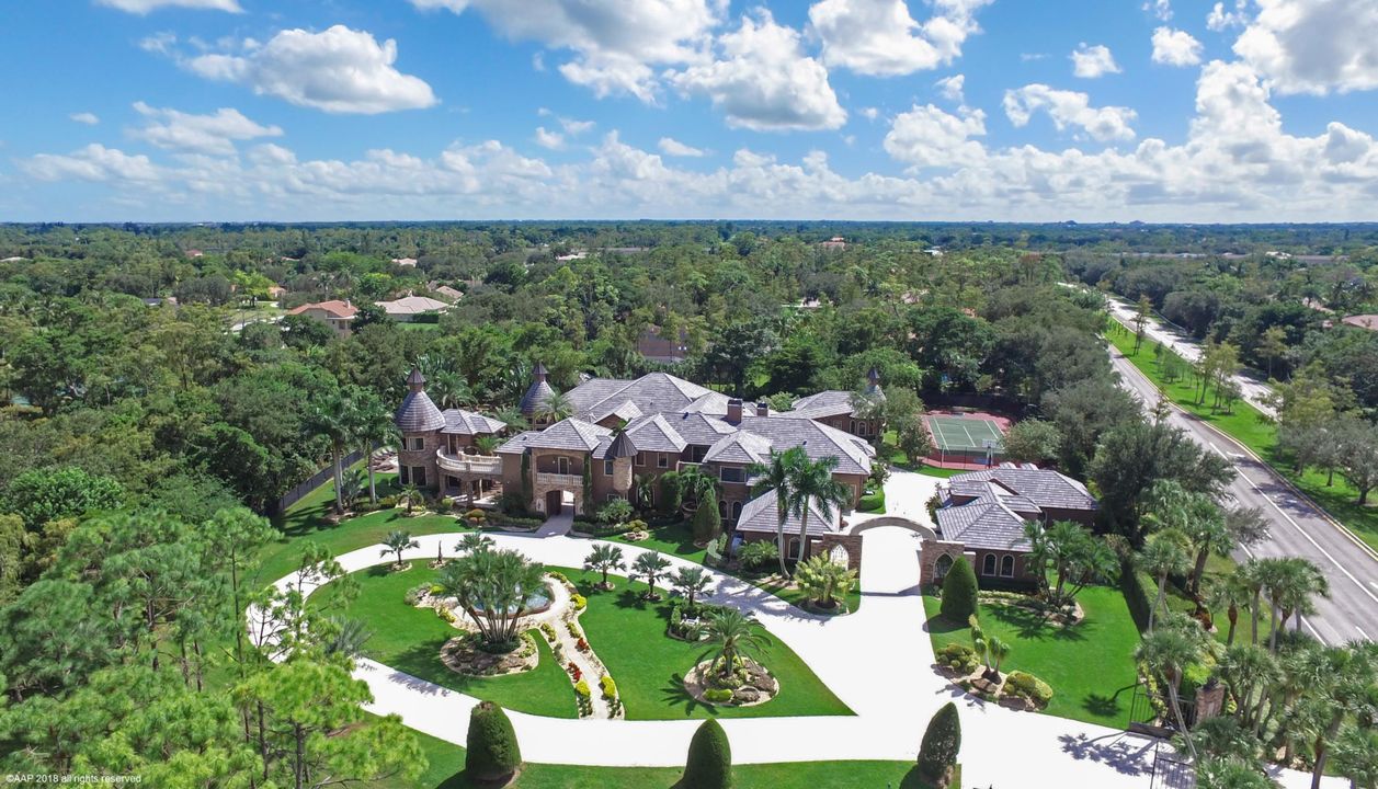 Recently Sold: $6,000,000 (7 beds, 8 baths, 14370 Square Feet)