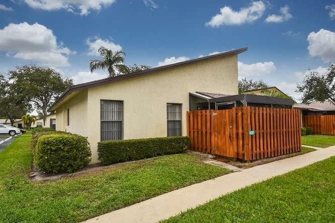 Recently Rented: $1,350 (2 beds, 2 baths, 1026 Square Feet)