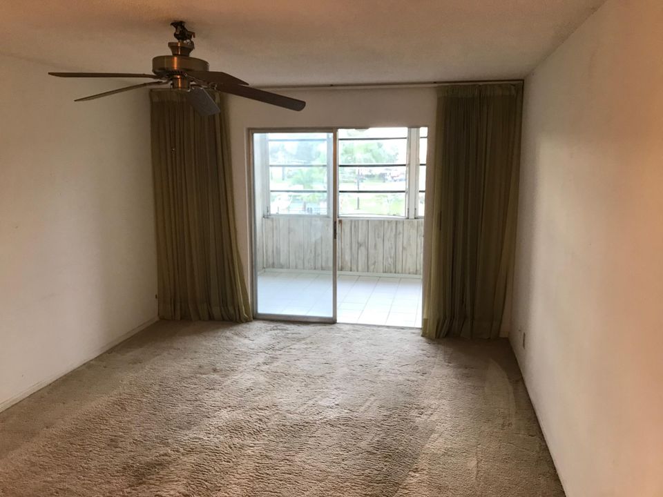 Recently Sold: $39,900 (1 beds, 1 baths, 758 Square Feet)